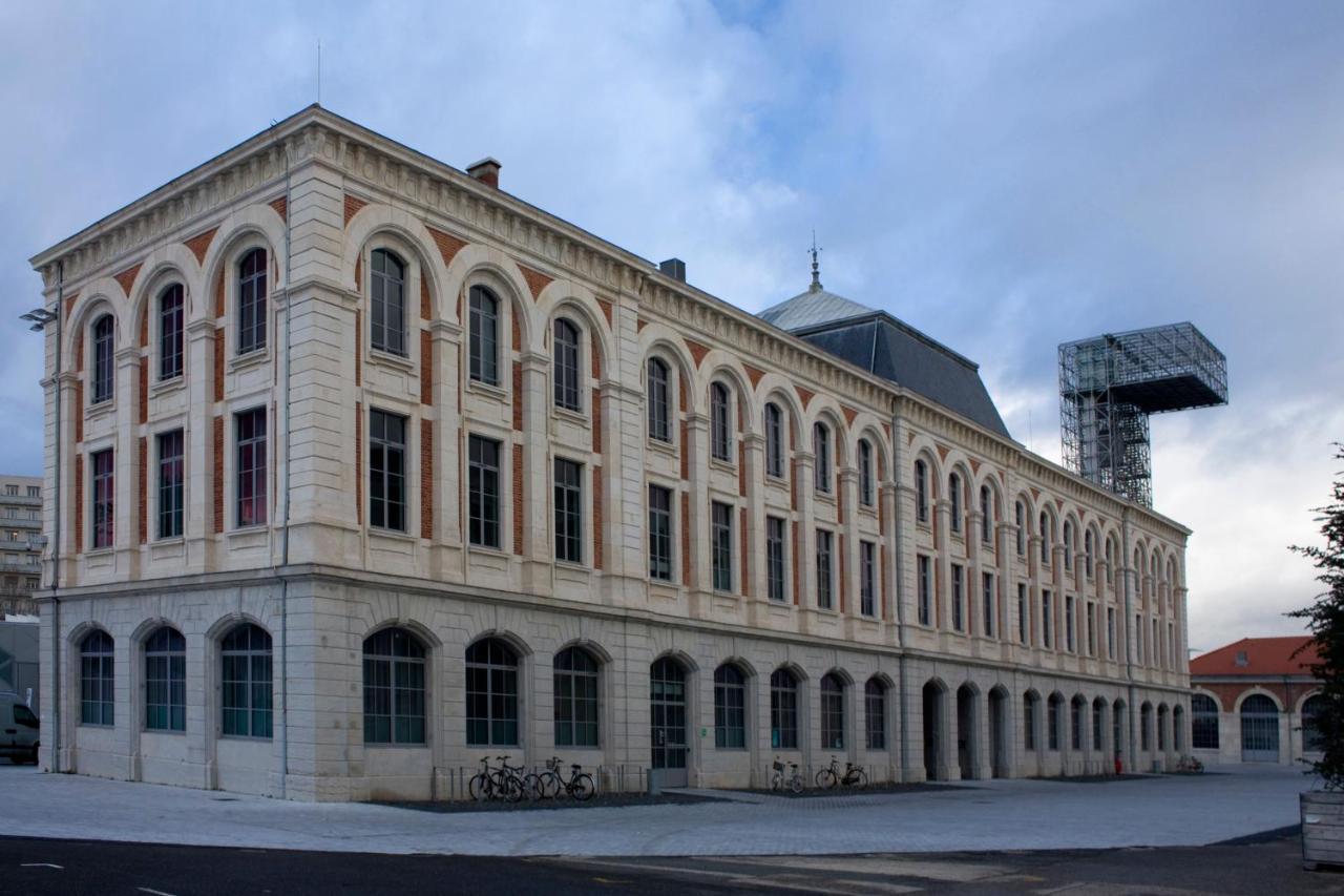 116 Chic & Cosy Grand Appart Moderne 65M2 Hypercentre Wifi Smart Tv Netflix Apartamento Saint-Etienne  Exterior foto